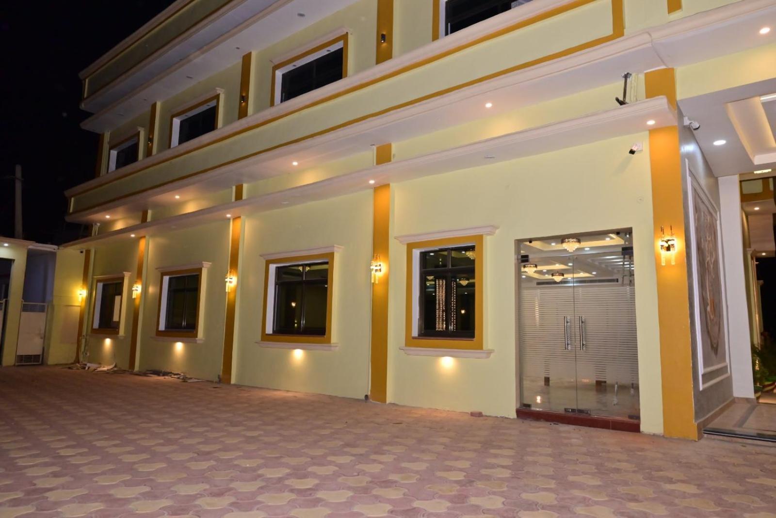 Amber Palace Ayodhya ภายนอก รูปภาพ